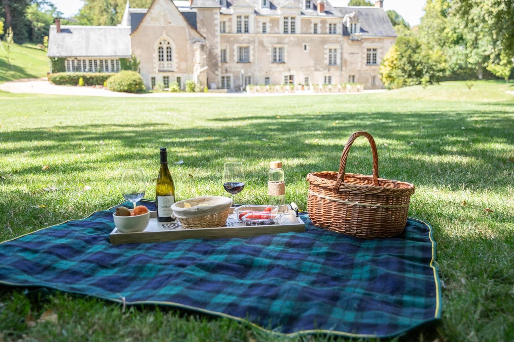 Domaine De La Commanderie De Ballan מראה חיצוני תמונה